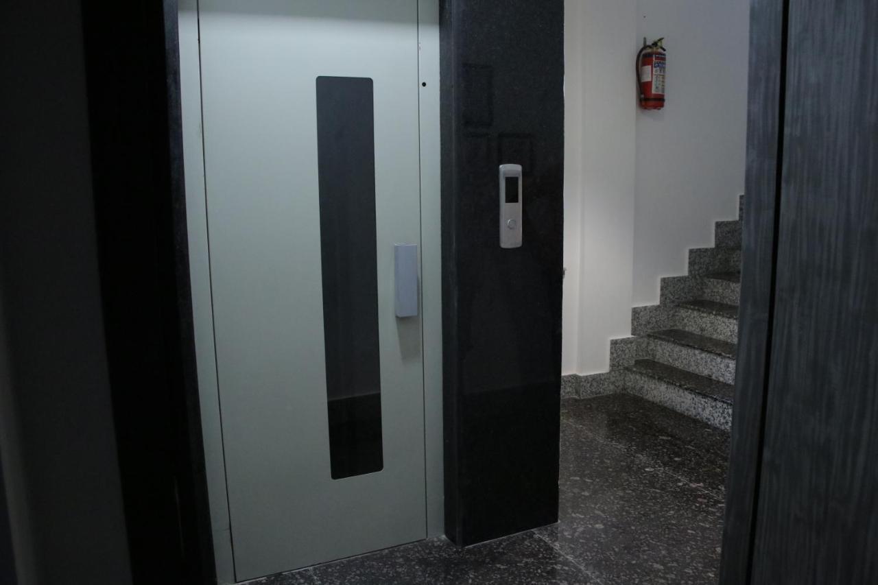 La Cresta Inn Kolkata Ngoại thất bức ảnh