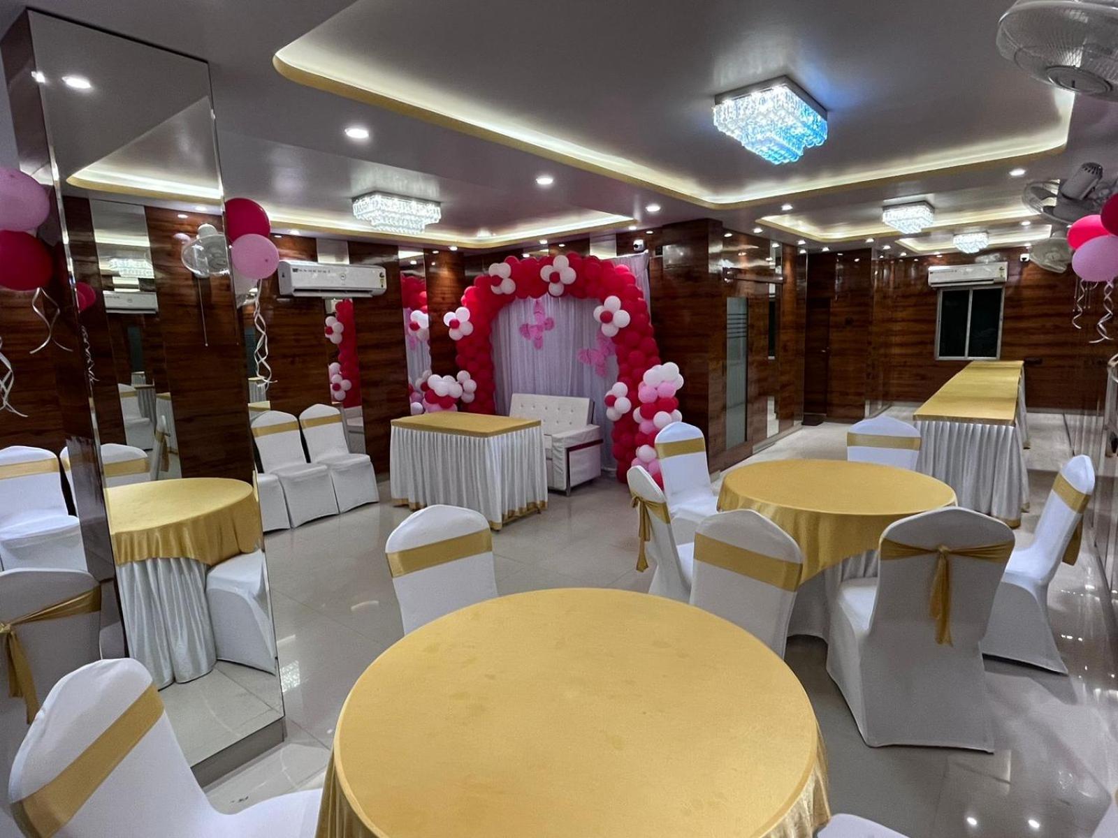 La Cresta Inn Kolkata Ngoại thất bức ảnh